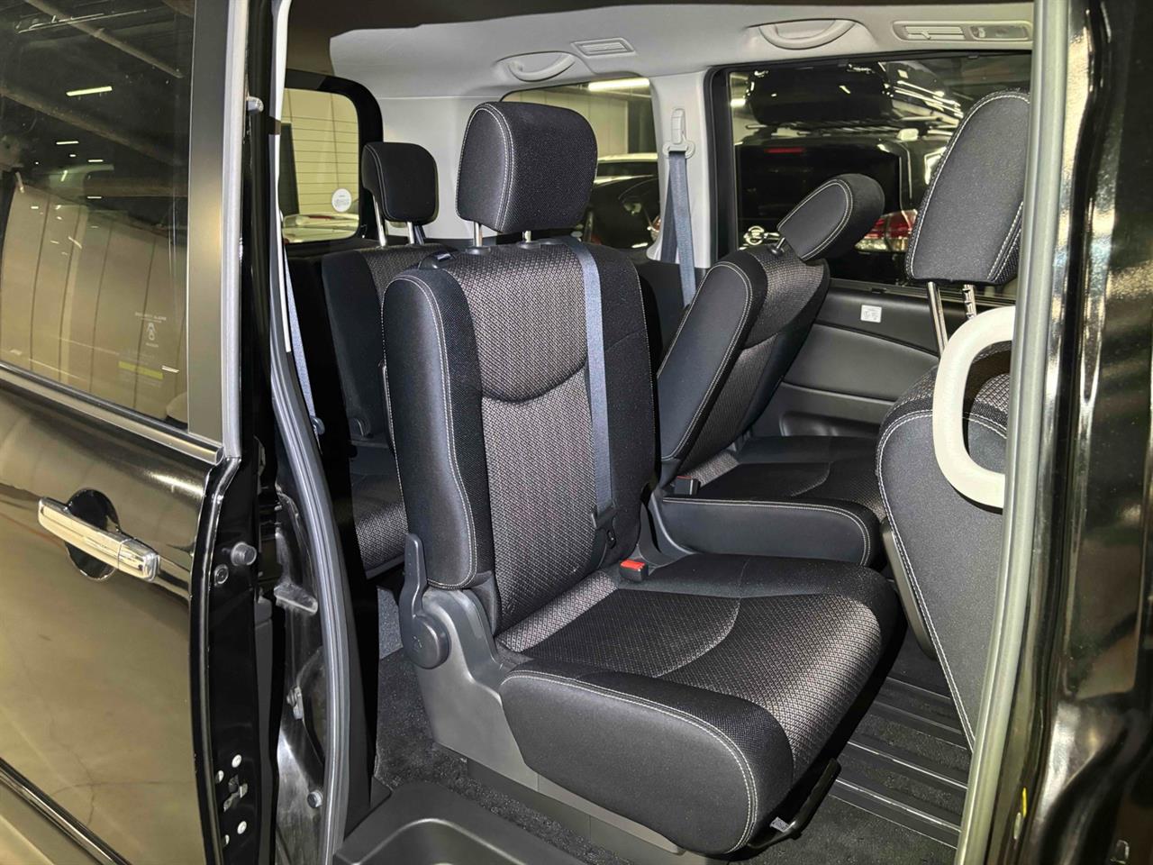 2014 Nissan SERENA