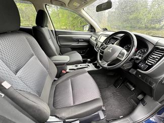 2013 Mitsubishi OUTLANDER - Thumbnail