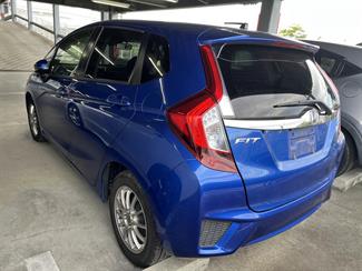 2016 Honda FIT - Thumbnail