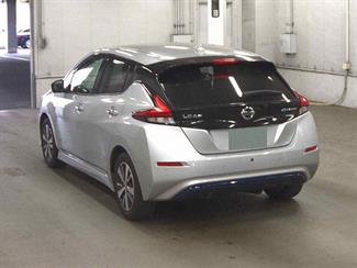 2020 Nissan LEAF - Thumbnail