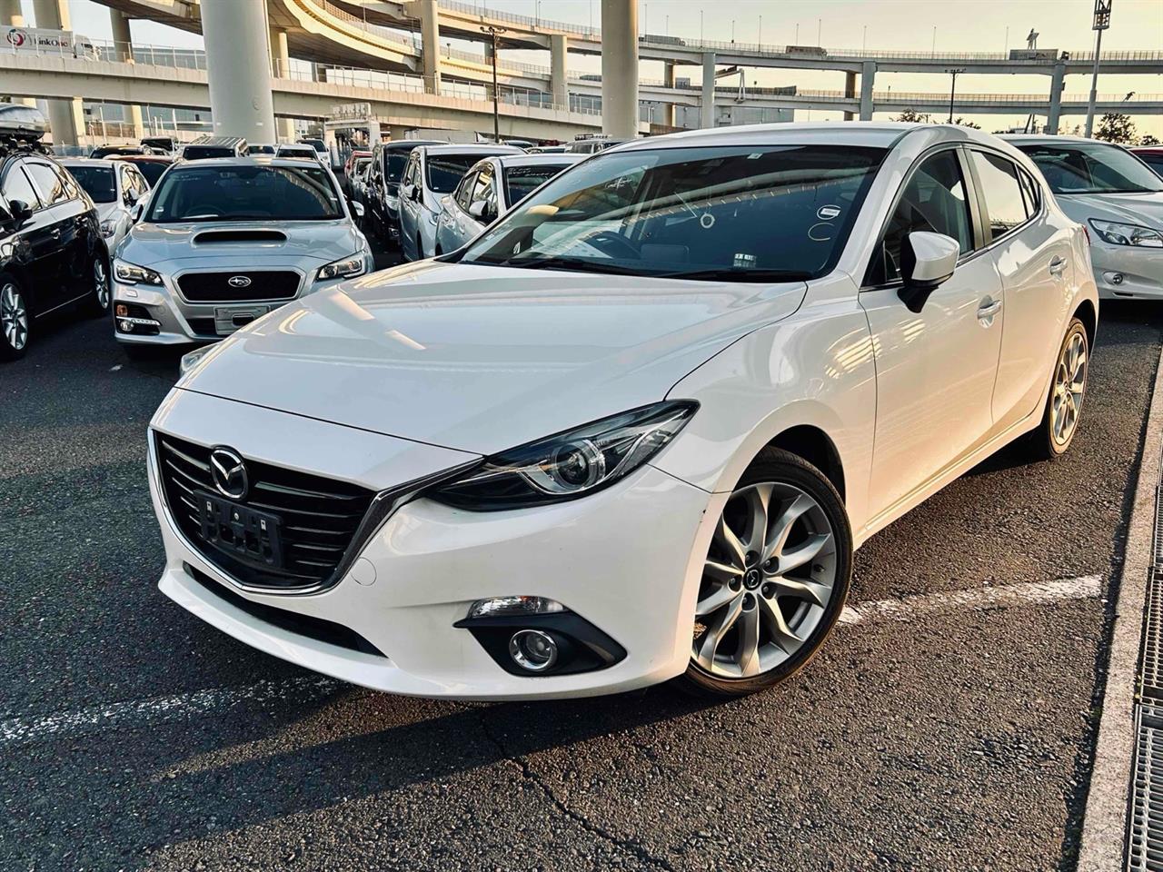 2014 Mazda AXELA