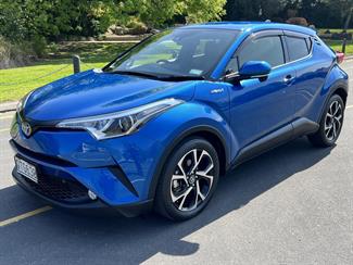 2017 Toyota C-HR - Thumbnail