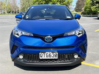 2017 Toyota C-HR - Thumbnail