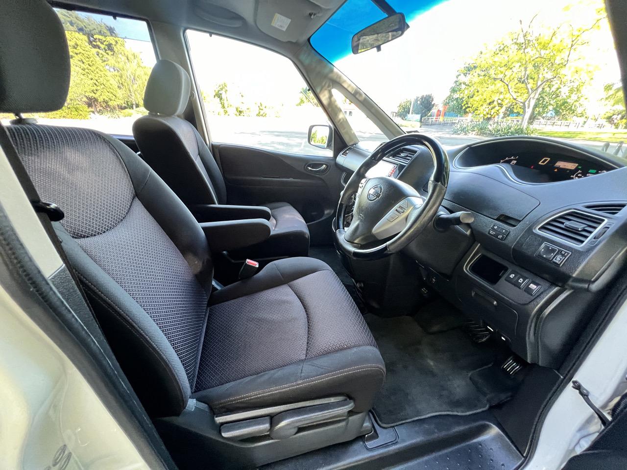 2013 Nissan SERENA