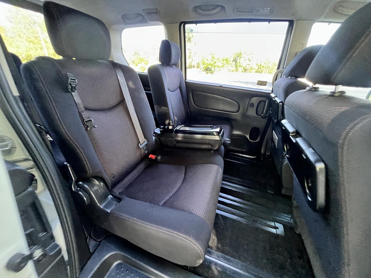 2013 Nissan SERENA