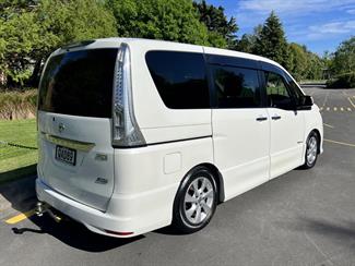 2013 Nissan SERENA - Thumbnail