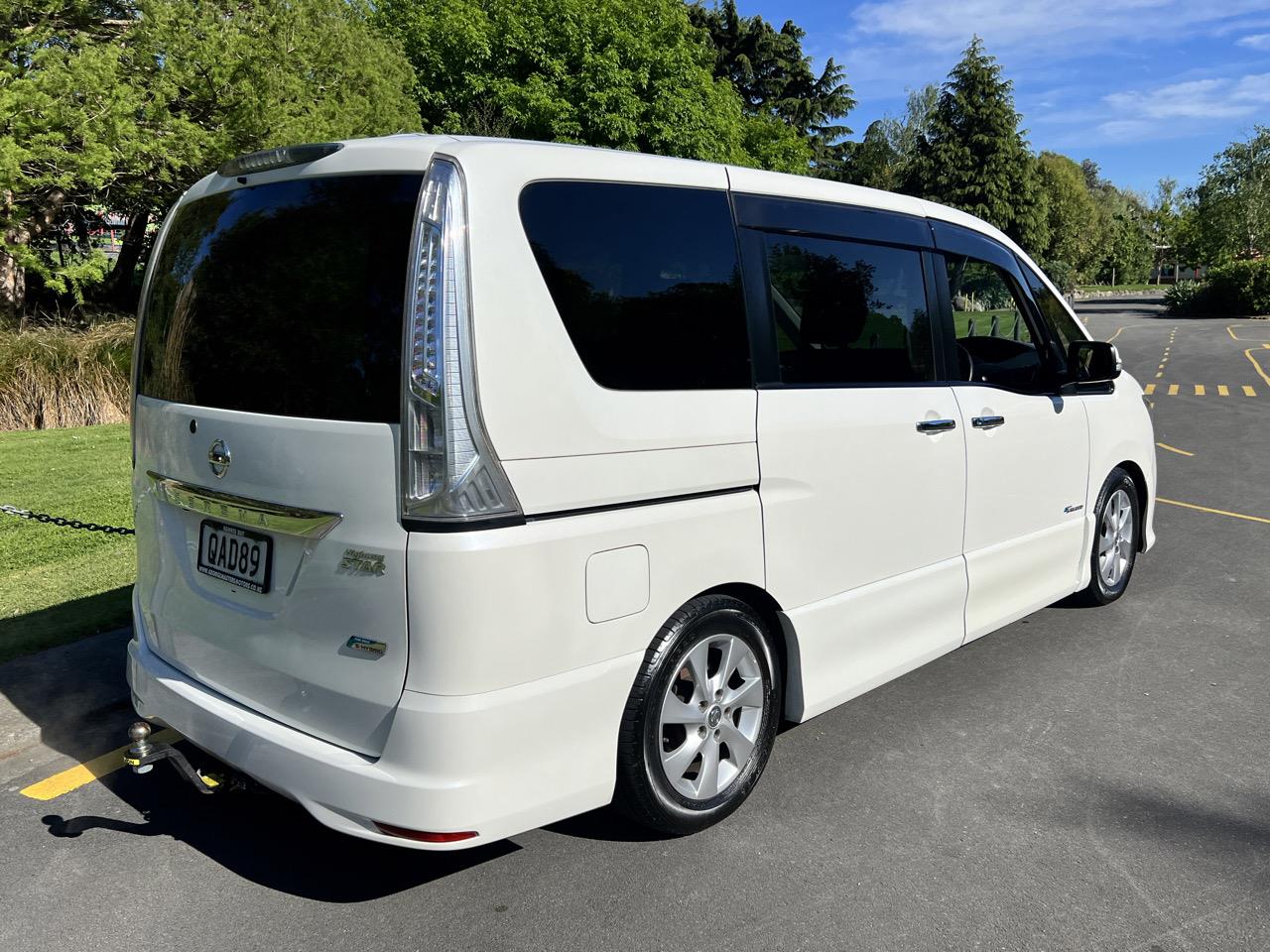 2013 Nissan SERENA