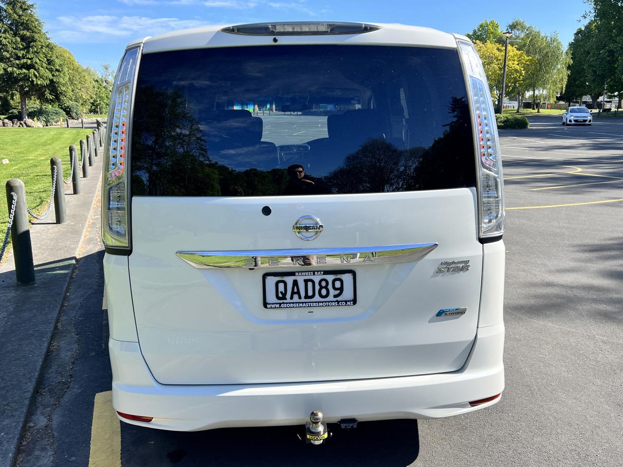 2013 Nissan SERENA