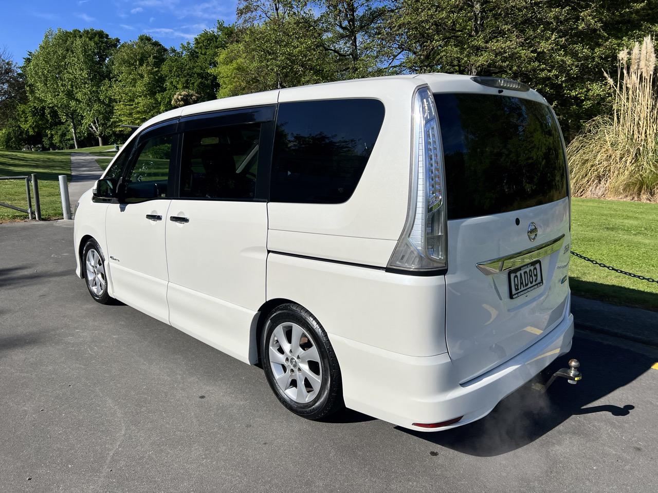 2013 Nissan SERENA