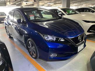 2020 Nissan LEAF - Thumbnail