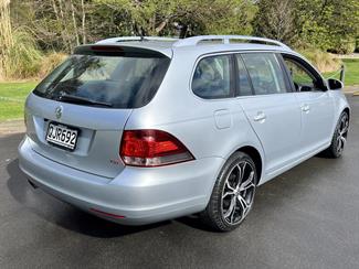 2012 Volkswagen Golf - Thumbnail