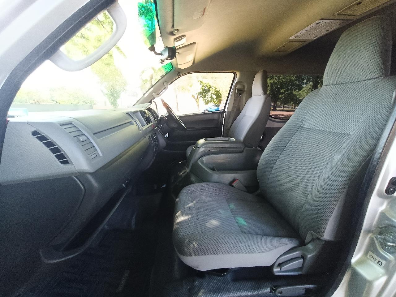 2006 Toyota Hiace