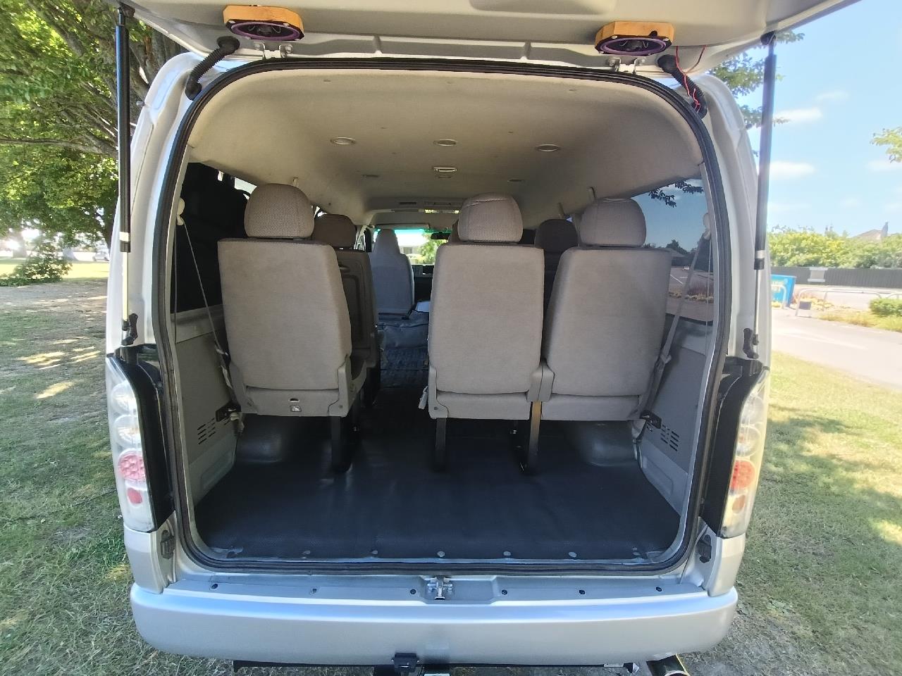 2006 Toyota Hiace