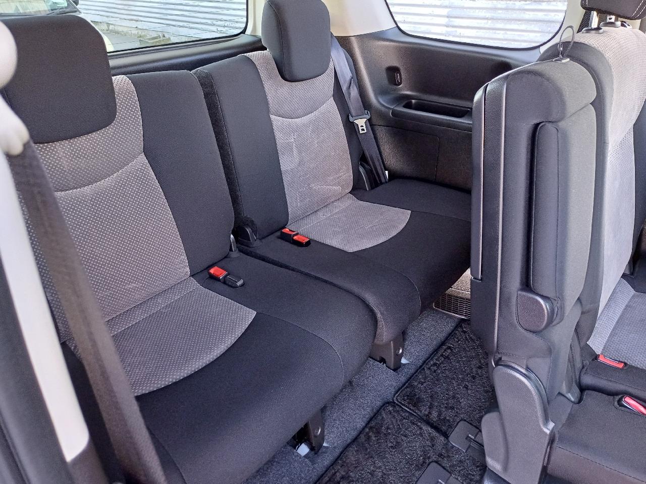 2014 Nissan SERENA