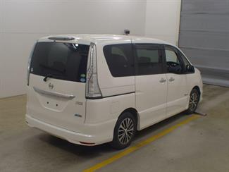 2014 Nissan SERENA - Thumbnail