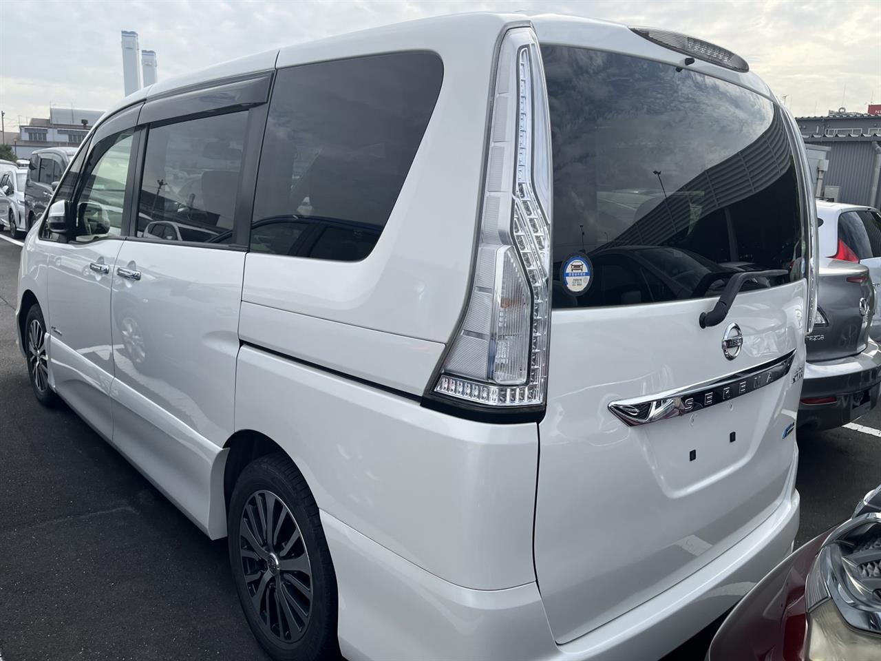 2014 Nissan SERENA