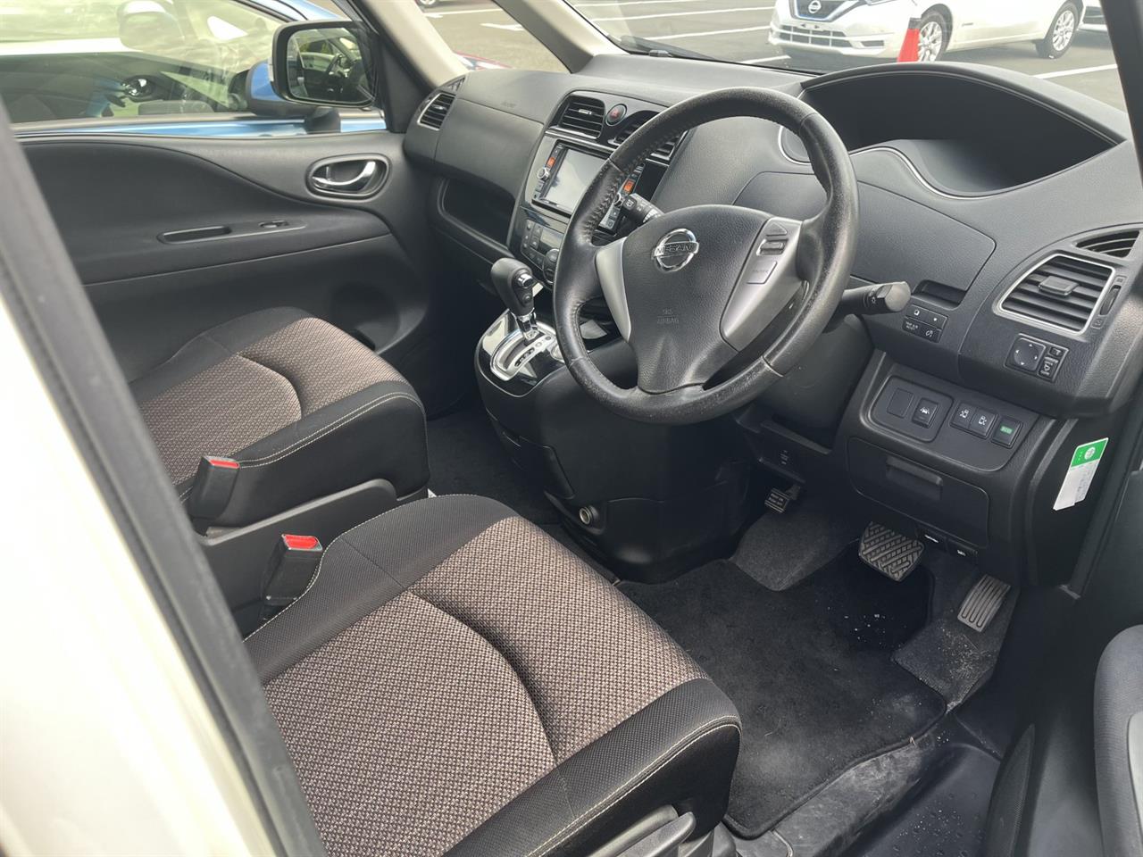 2014 Nissan SERENA