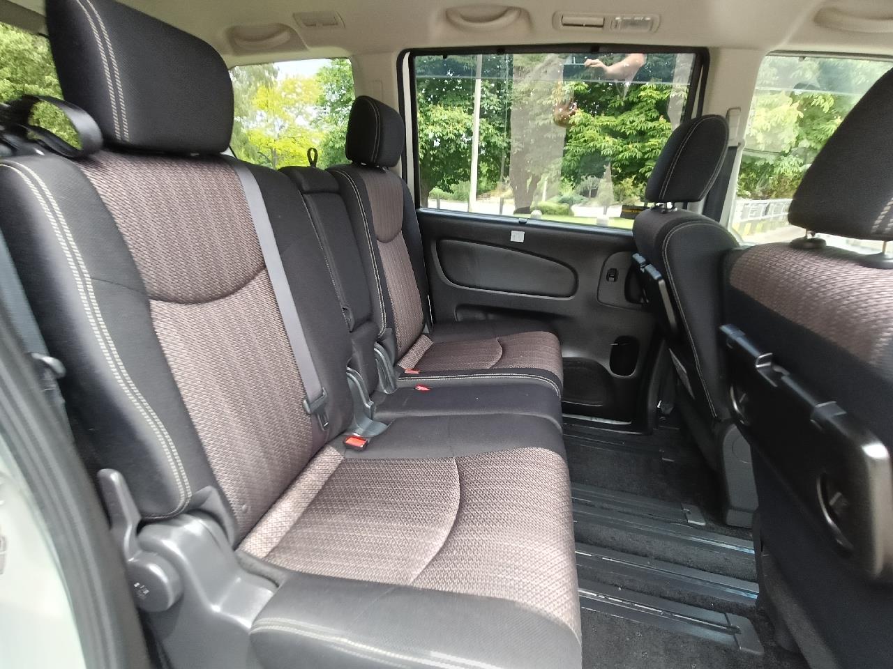 2014 Nissan SERENA