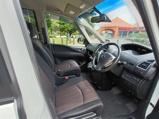 2014 Nissan SERENA - Thumbnail