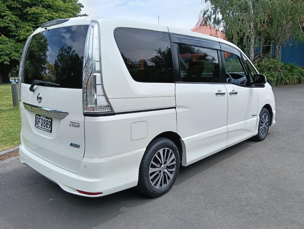 2014 Nissan SERENA