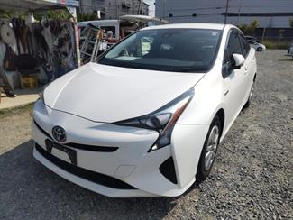 2017 Toyota Prius - Thumbnail