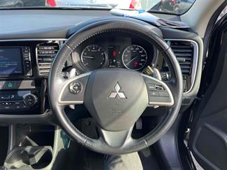 2013 Mitsubishi OUTLANDER - Thumbnail